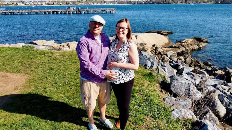 A man and pregnant woman